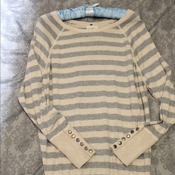 Sweater - Picture 2 of 5