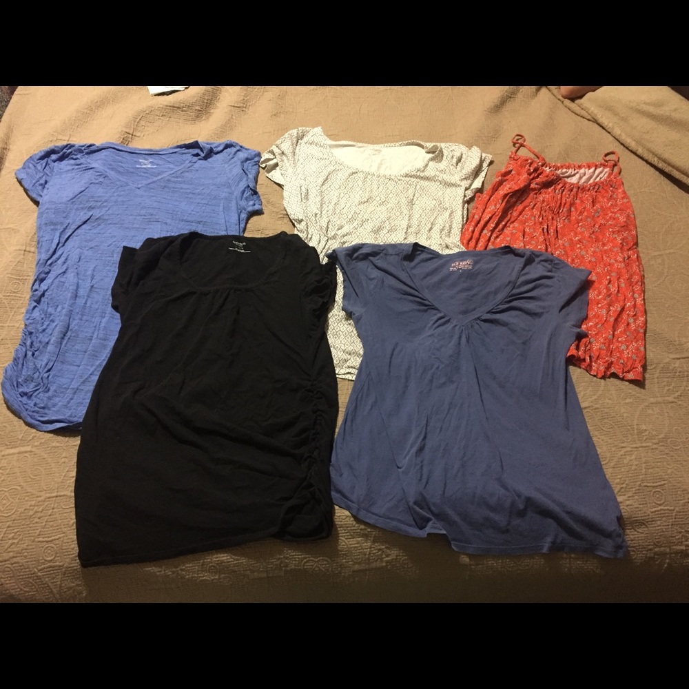Maturnity shirt bundle!