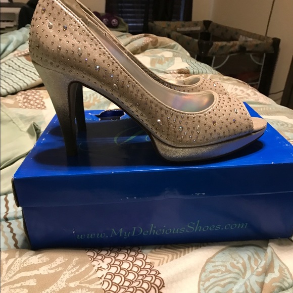 Women's Silver Sparkle Heels - Picture 2 of 2