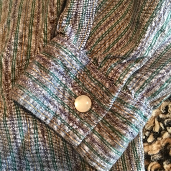 🏜Vintage Embroidered Western Denim Shirt🏜 - Picture 5 of 7