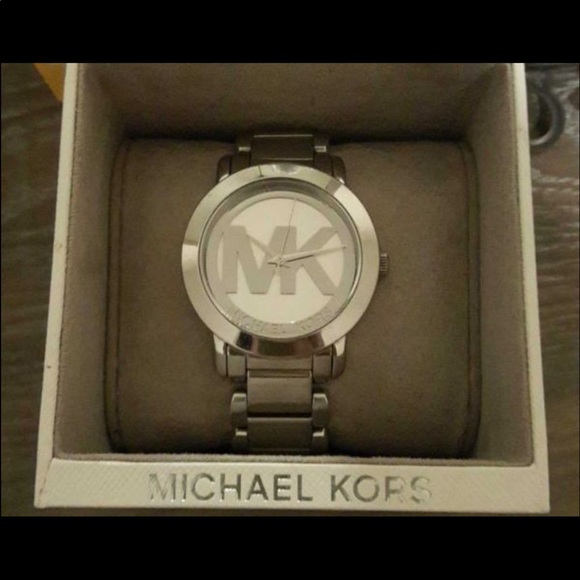 Silver MK watch - Picture 1 of 4