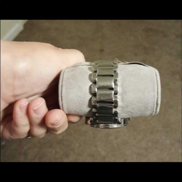 Silver MK watch - Picture 3 of 4