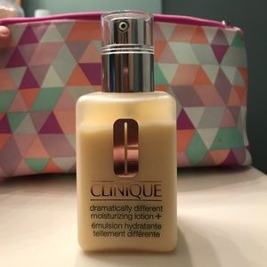 Clinique Dramatically Different Lotion w/ pump