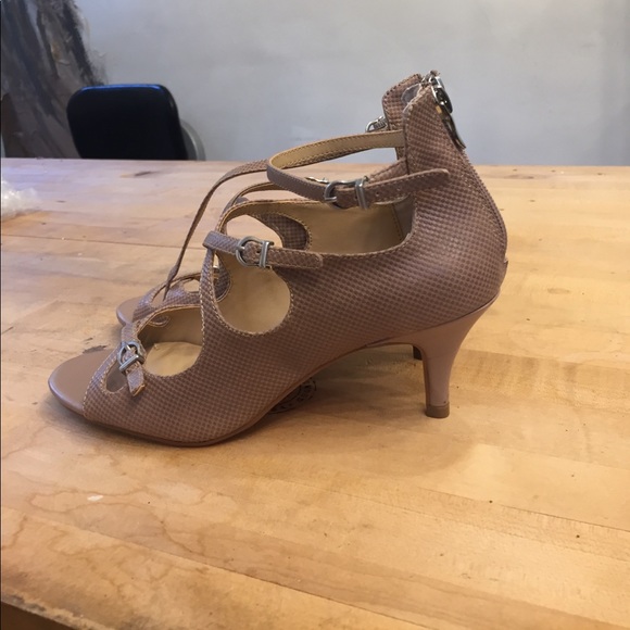 Ellen Tracy sandals - Picture 5 of 7