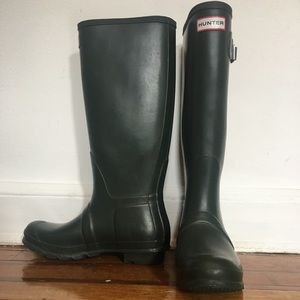 Like New Tall Hunter Rainboots - Green US Size 7