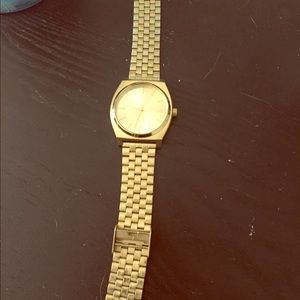 Nixon watch