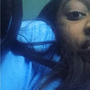 Meet your Posher, Liz