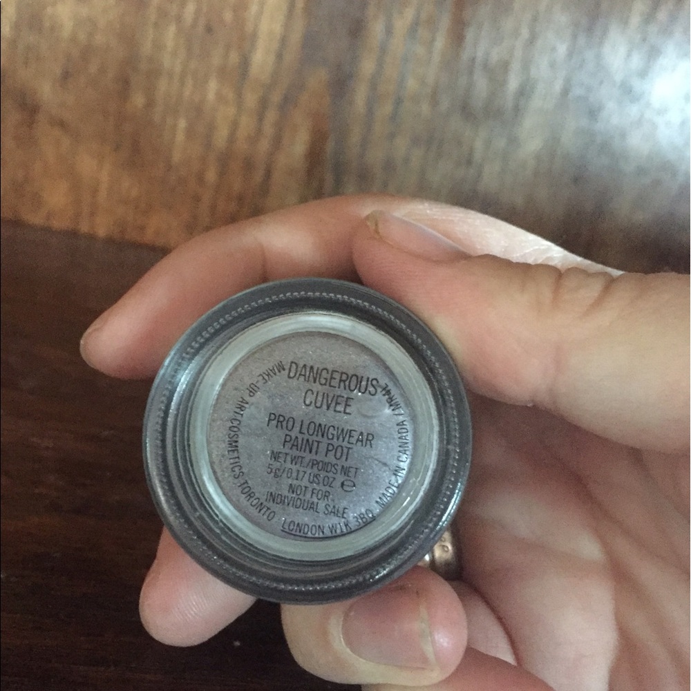 MAC Paint pot Dangerous cuvée