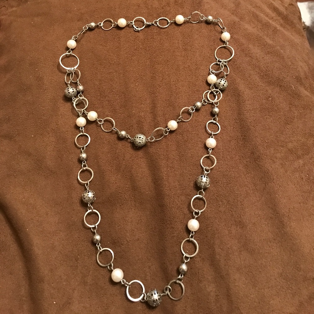 Layered Pearl & Silver Necklace! 💍