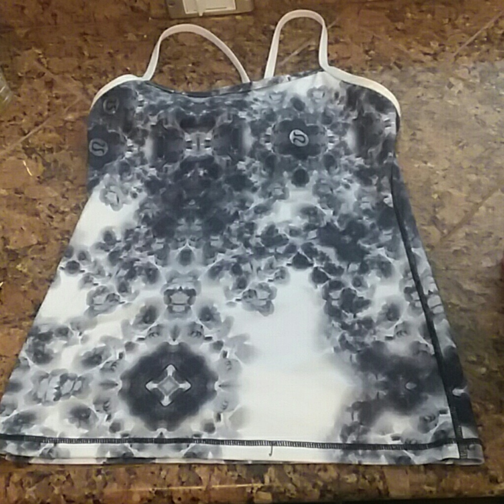 Lululemon tank