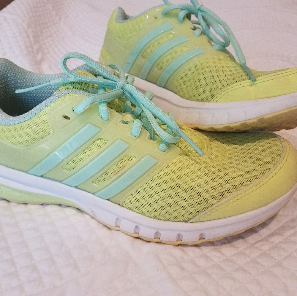 Adidas Tennis Shoes 7.5