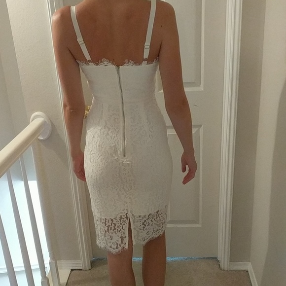 Lulus Dresses & Skirts - NWOT Lace Dress