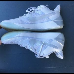 men's size 10 kobe AD's white