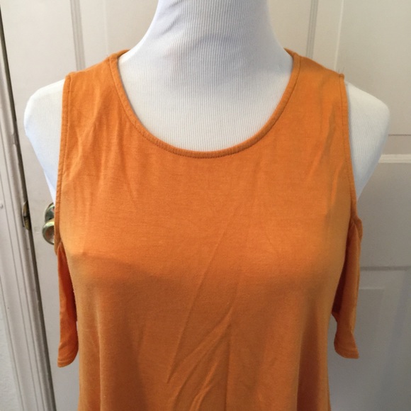 Gold cold shoulder Top size small. - Picture 2 of 5