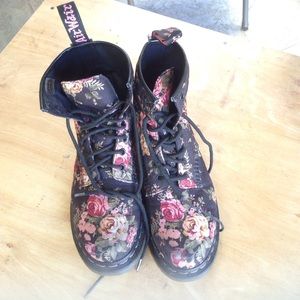Dr Martens 1460 Black Floral Boots Sz 8 (UK 6; 39)