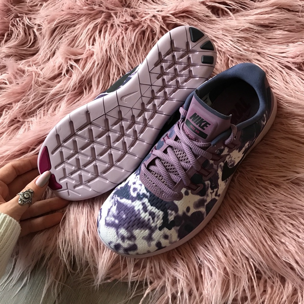NWT Nike free RN print - Picture 4 of 8