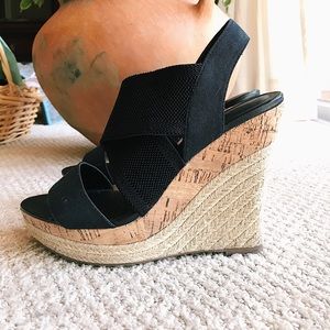 NEW CHARLES DAVID CANVAS WEDGES