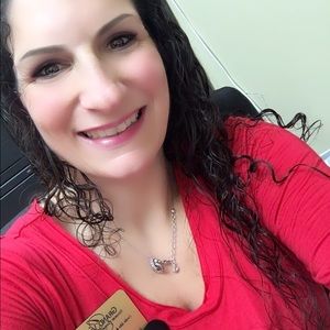 Meet your Posher, Lacey