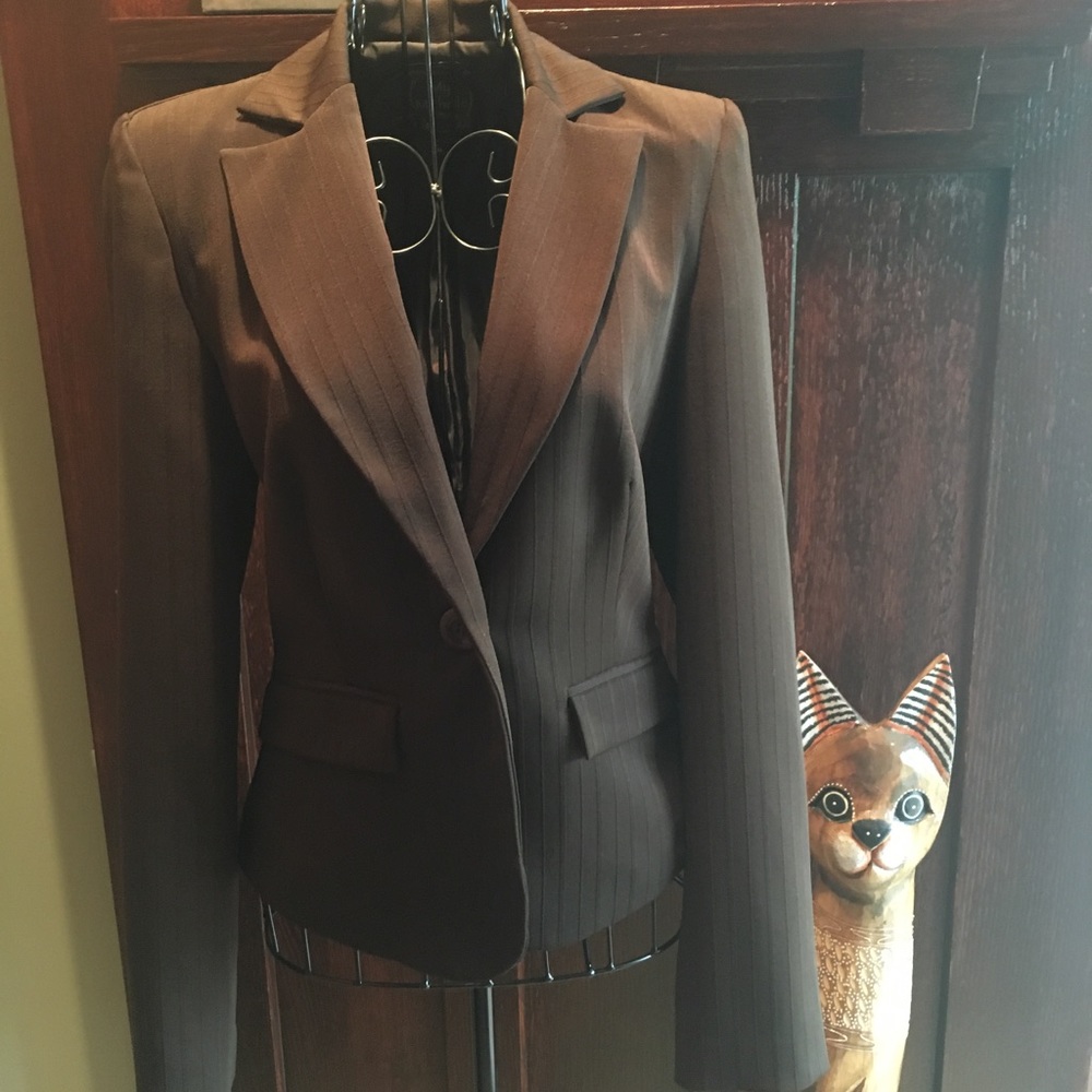 Juniors suit in size 1.