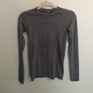 GREY LULU LEMON LONG SLEEVED TOP. SIZE 4
