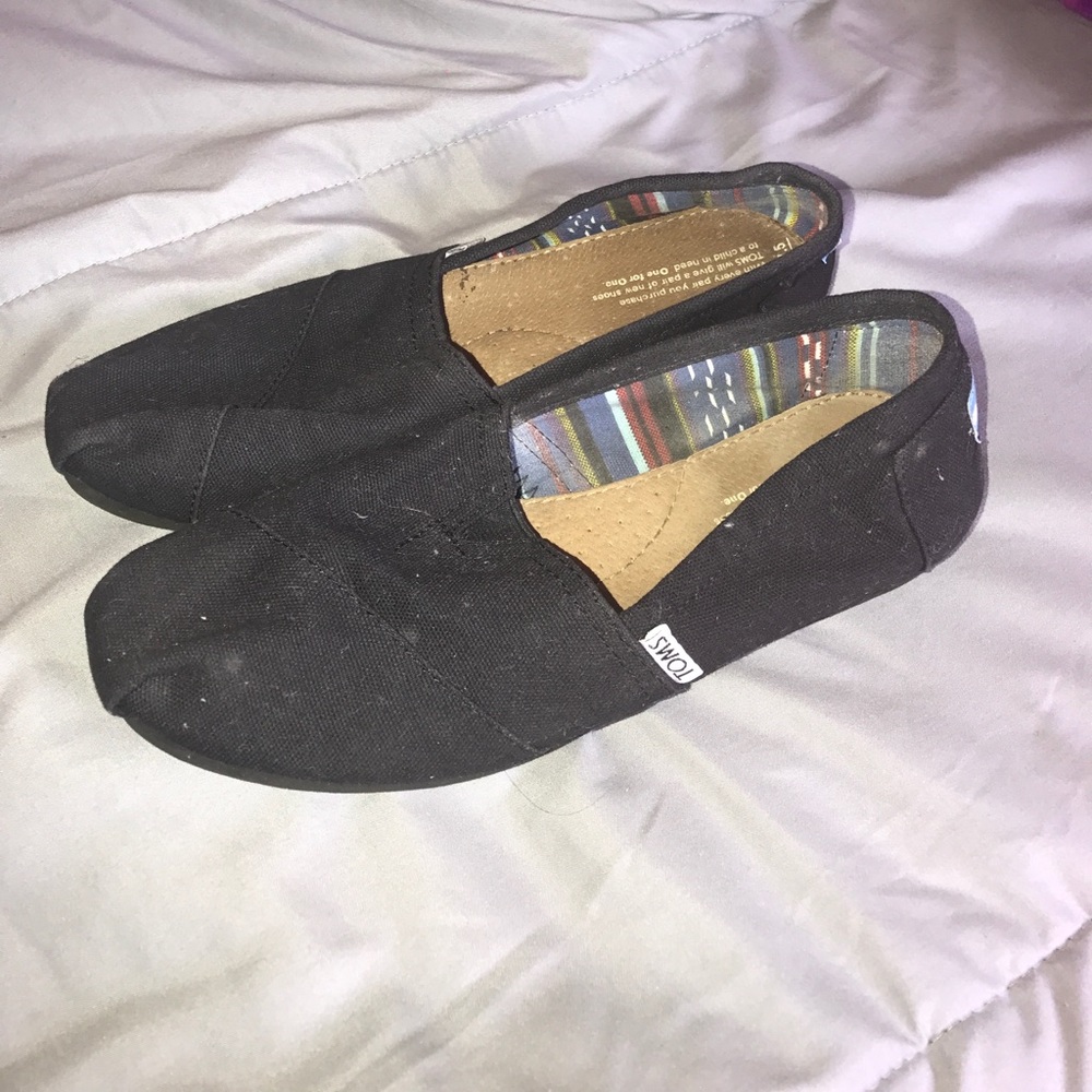 Black toms