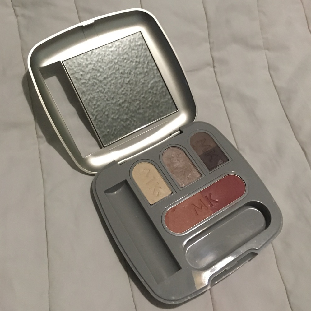Mary Kay Compact Case - Previous Generation - Picture 2 of 4