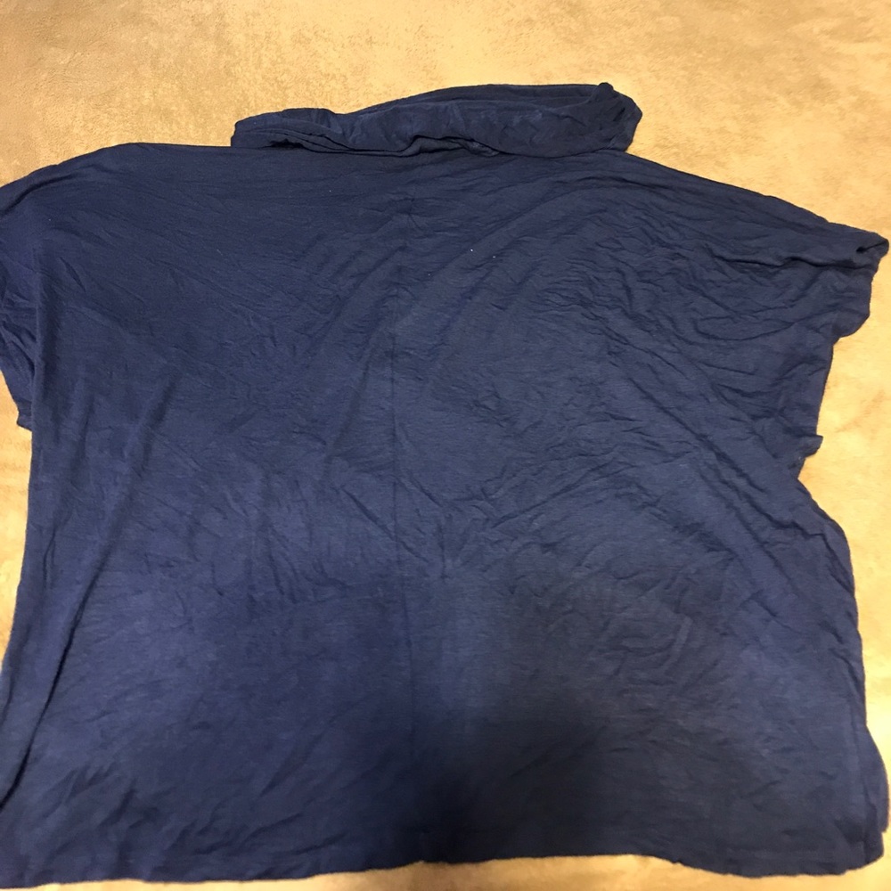 Blue top - Picture 2 of 3