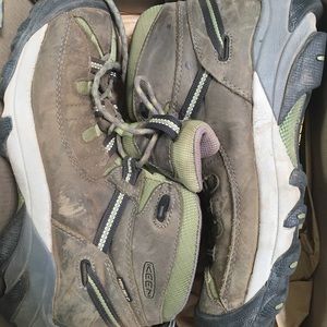 KEEN women's Targhee II Mid