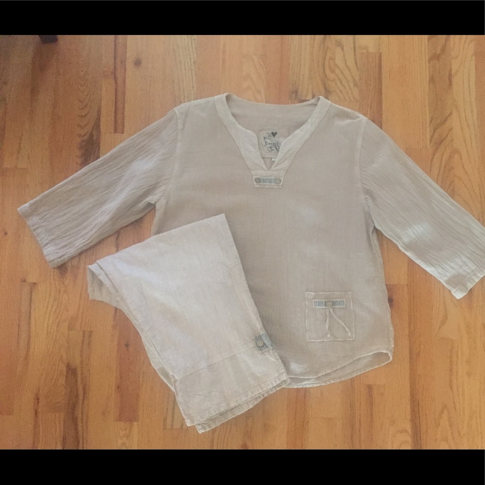 Two piece casual spring/summer outfit.