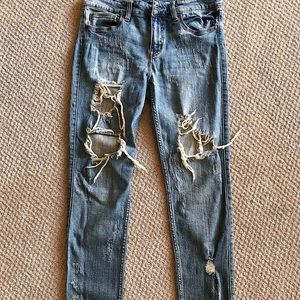 NEW DISTRESSED BOUTIQUE JEANS- NEVER WORN❤️