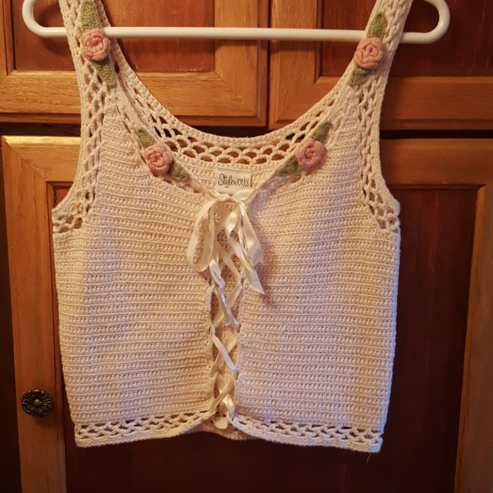 You can wear this as a vest or top