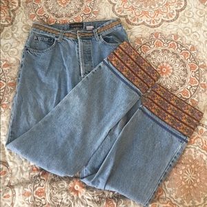 Vintage High waisted jeans with embroidered cuff
