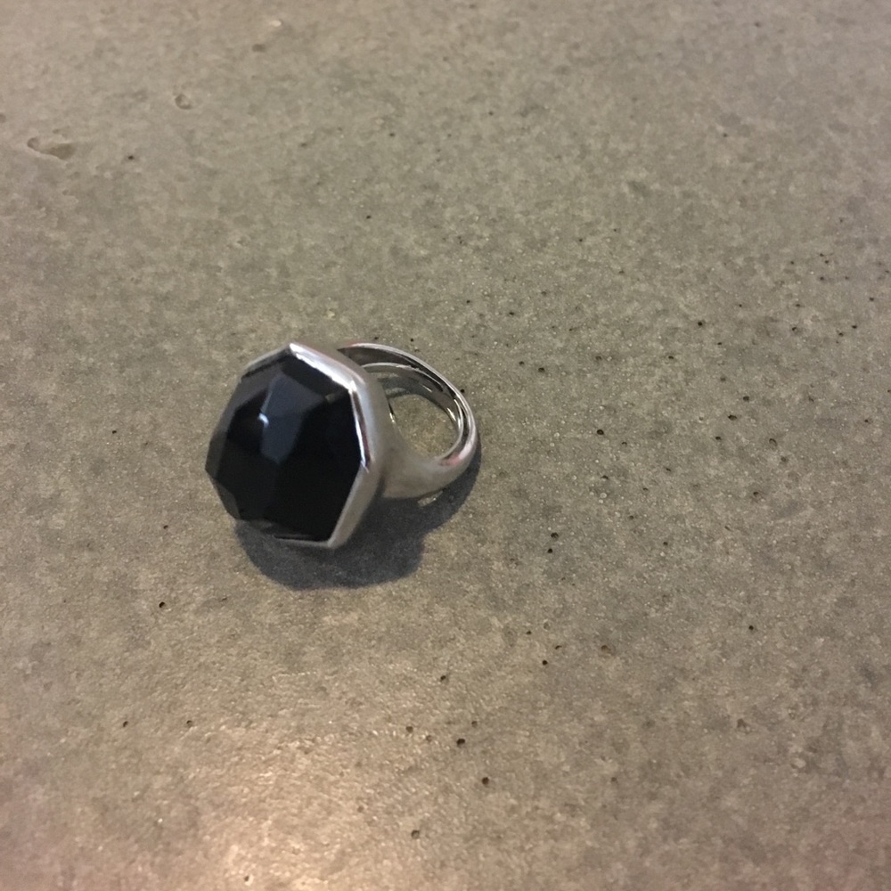 STELLA AND DOT BLACK AND SILVER RING. ADJUSTABLE.