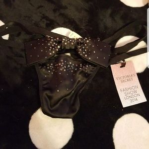 Nwt vs bling bow thong