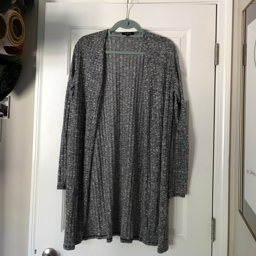 Medium gray duster