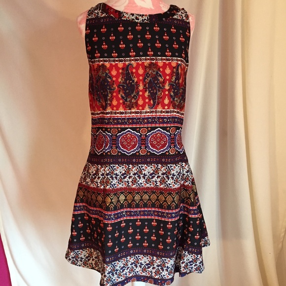 Bohemian A-Line Cut-Out paisley Dress - Picture 1 of 3