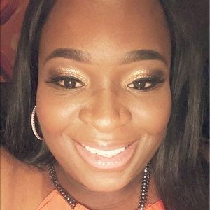 Meet your Posher, Whitney