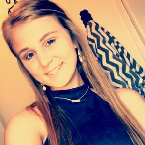 Meet your Posher, Cayla