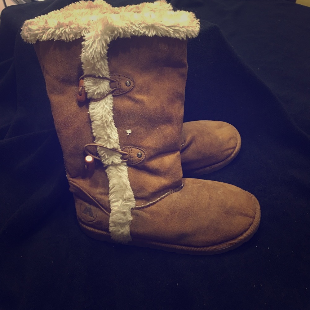 Airwalk winter boots size 2 1/2