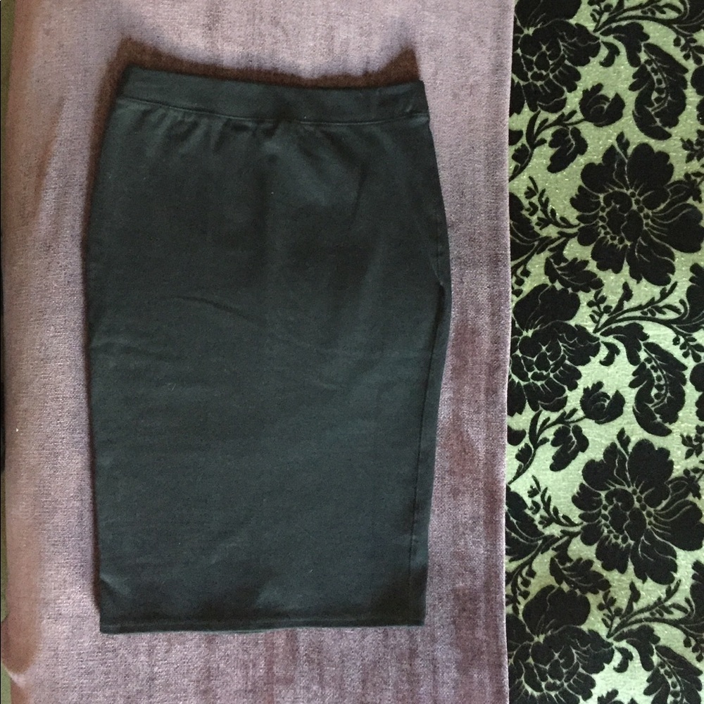 Old Navy Black Stretchy Pencil Skirt