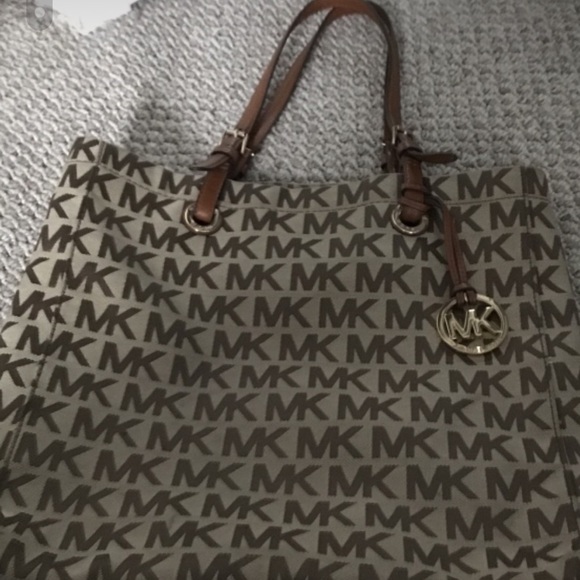 Michael Kors Tote - Picture 1 of 1