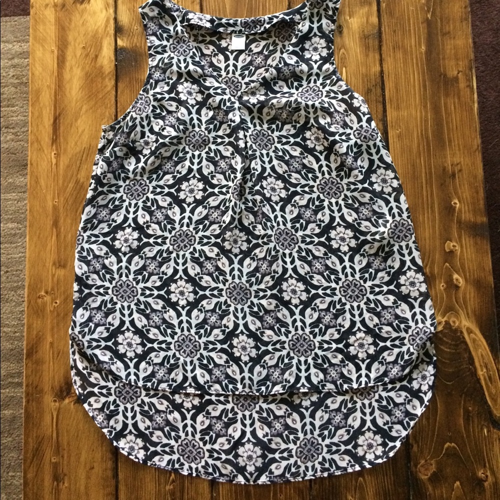 Women's Black and White Floral High-Low Tank