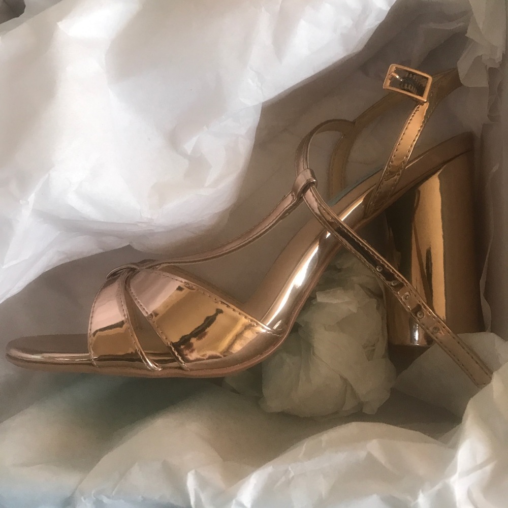Betsy Johnson Luisa rose gold