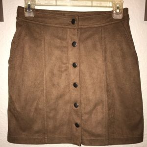 Button skirt