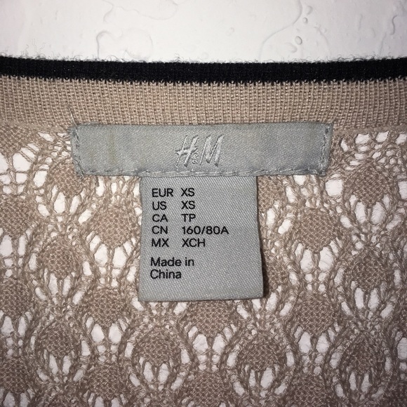 Smart Looking Cardigan - Picture 3 of 4