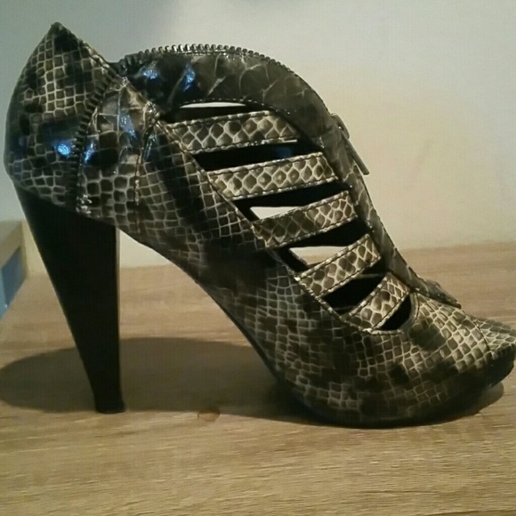Snakeskin heels with zipper - Picture 3 of 4