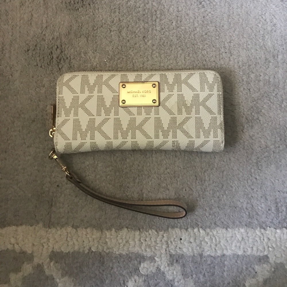Michael Kors Wristlet