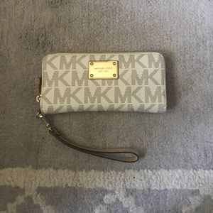 Michael Kors Wristlet