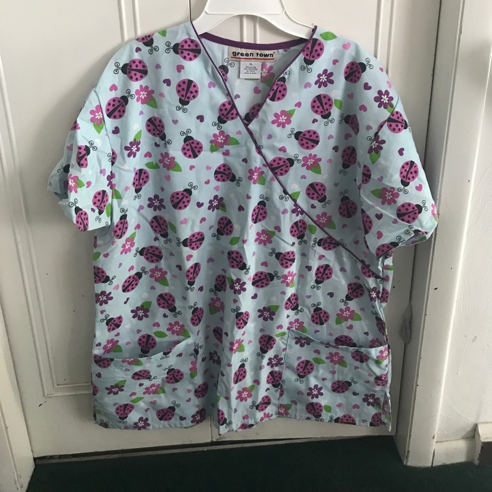 LADYBUG SCRUB TOP 🐞