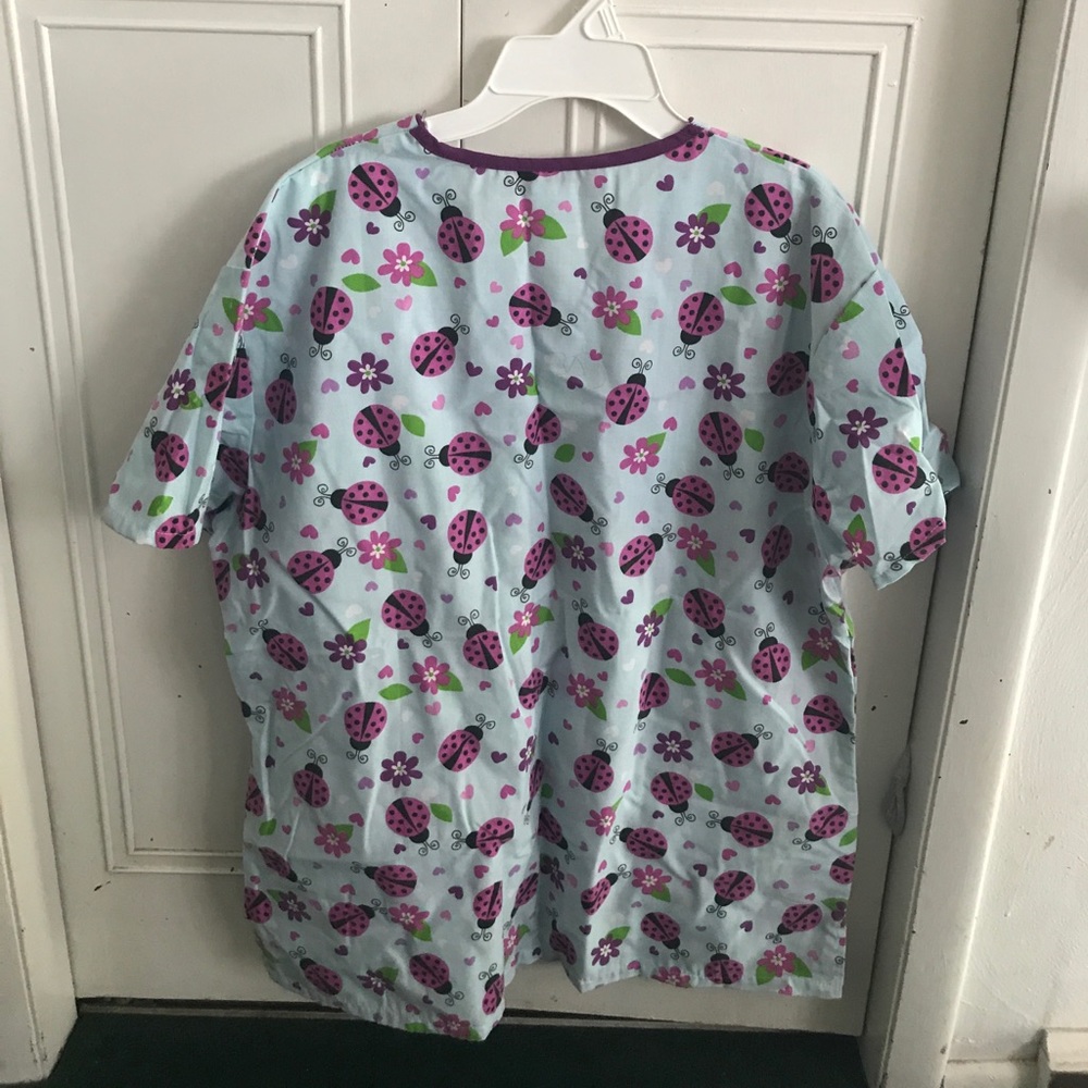 LADYBUG SCRUB TOP 🐞 - Picture 2 of 3